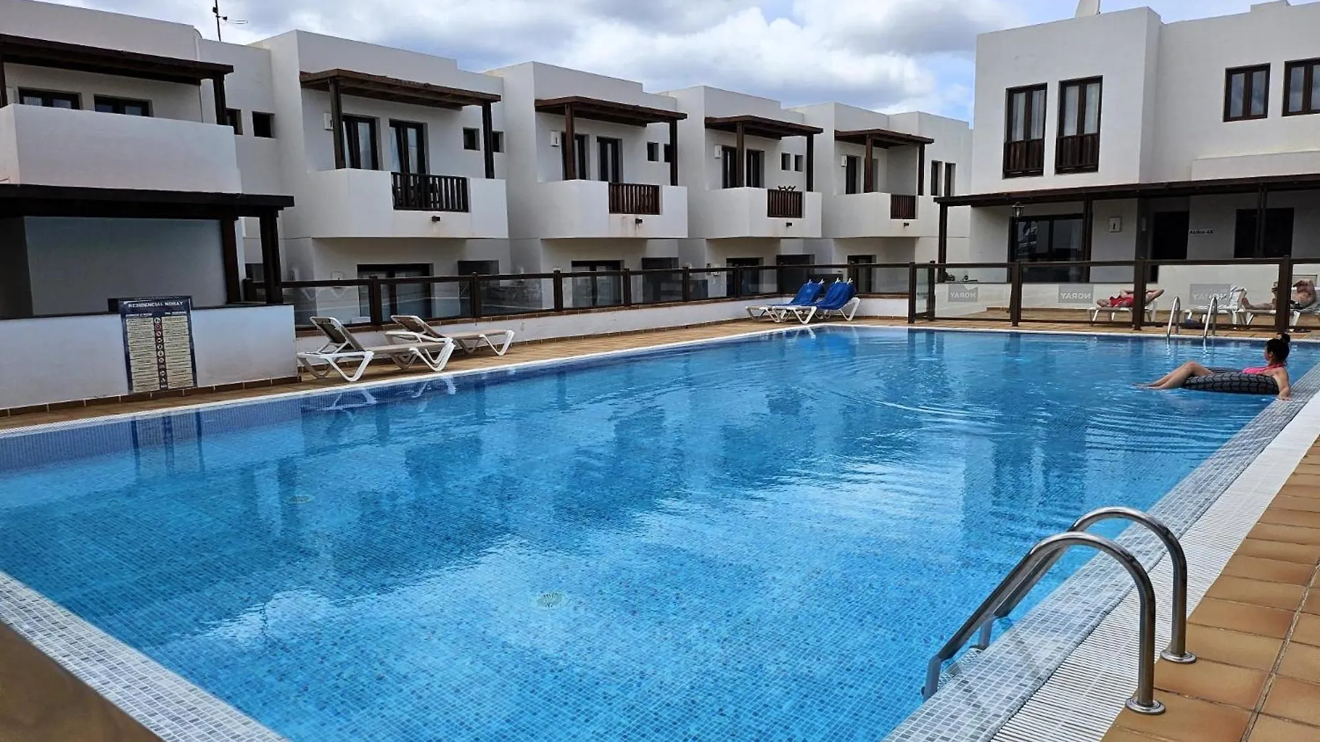 Appartamento Duplex Noray Vista A La Piscina Puerto Calero Spagna